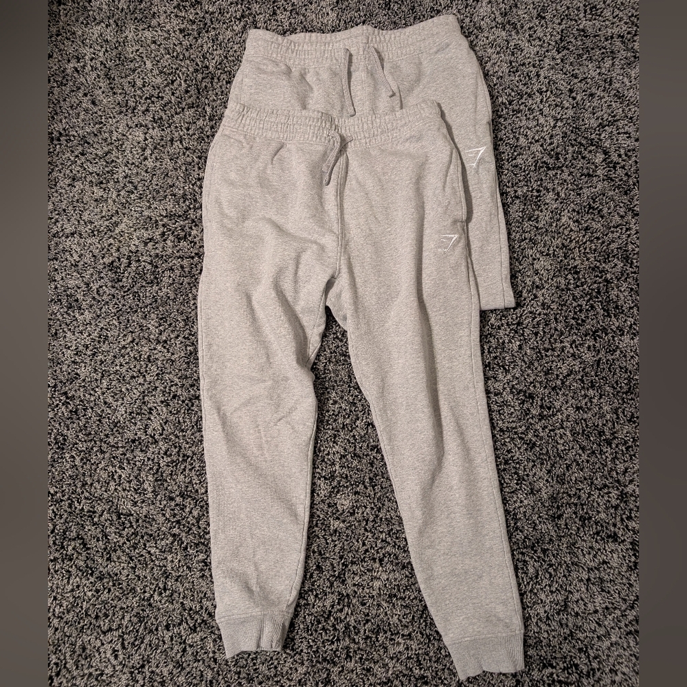 2 Gymshark Crest Joggers L